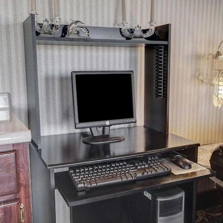 Econo Lodge Van Horn Bagian luar foto