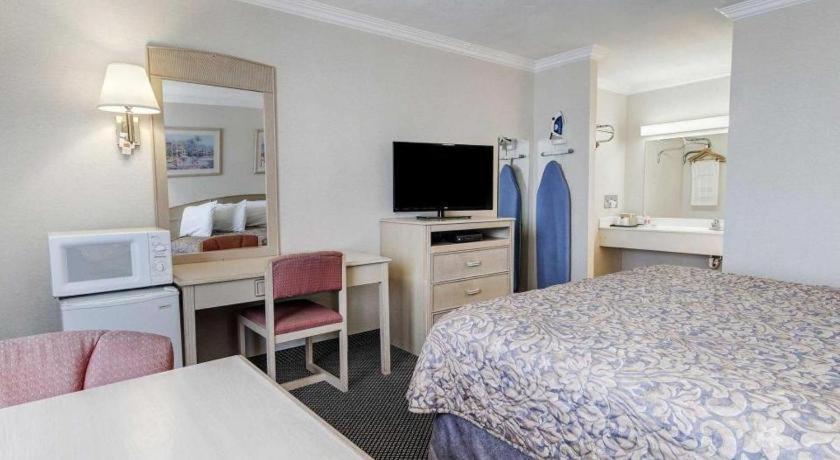 Econo Lodge Van Horn Bagian luar foto