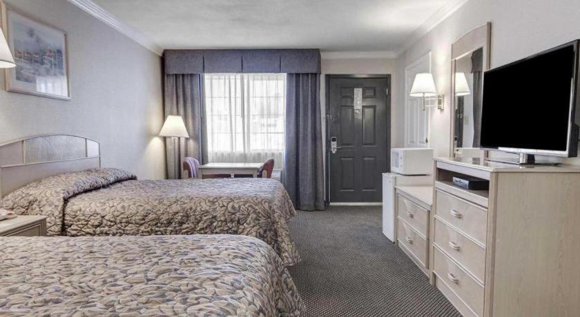 Econo Lodge Van Horn Bagian luar foto