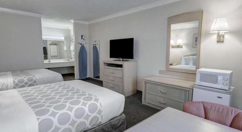 Econo Lodge Van Horn Bagian luar foto