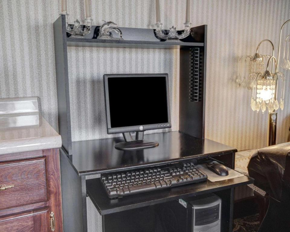 Econo Lodge Van Horn Bagian luar foto