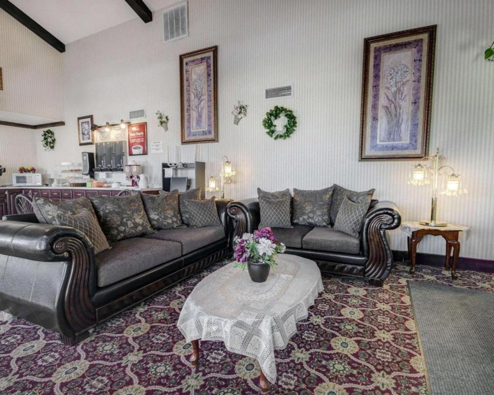 Econo Lodge Van Horn Bagian luar foto