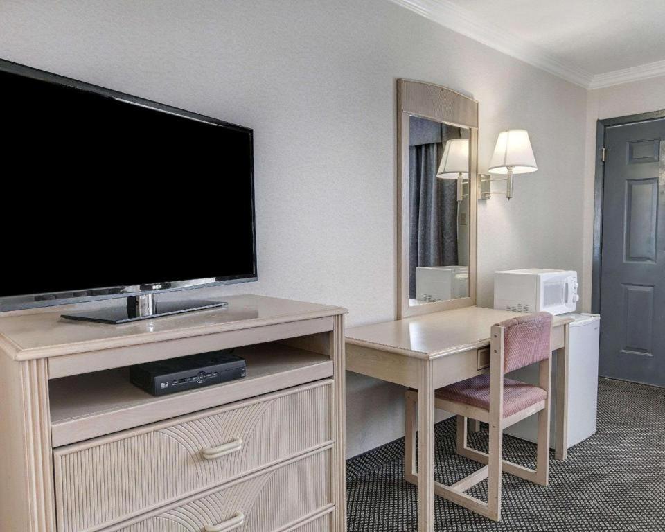 Econo Lodge Van Horn Bagian luar foto