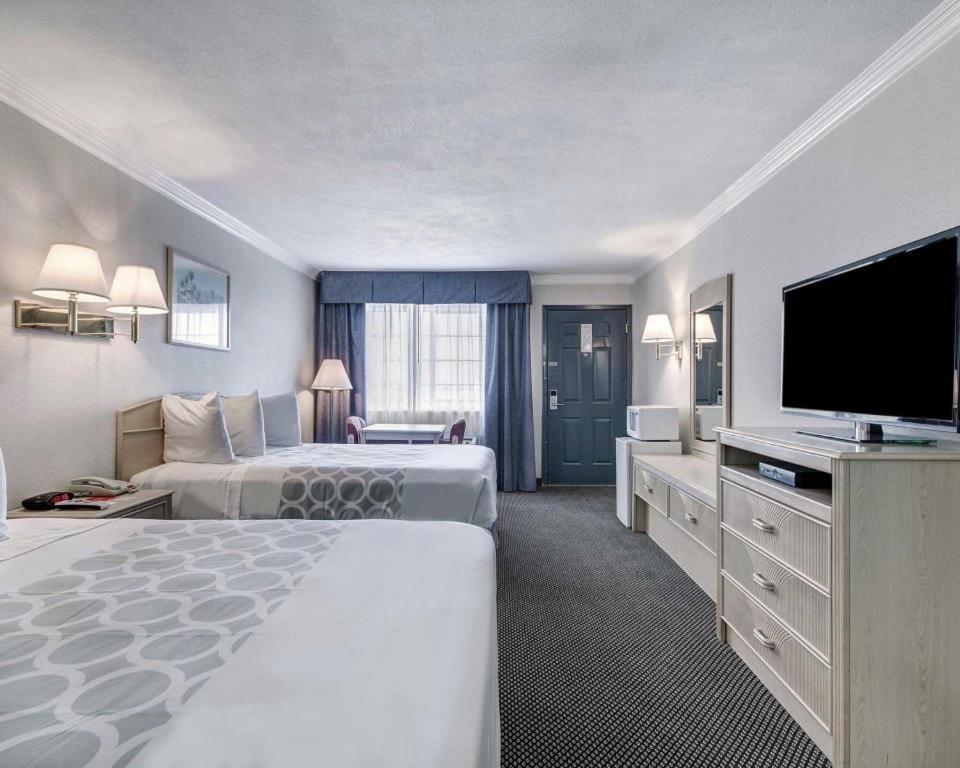 Econo Lodge Van Horn Bagian luar foto