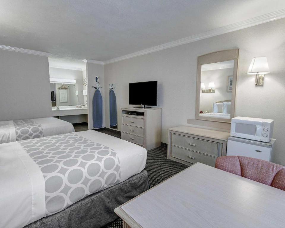 Econo Lodge Van Horn Bagian luar foto