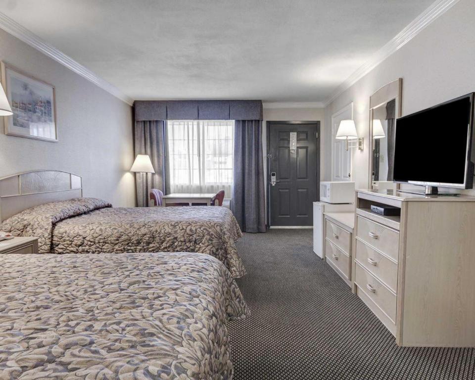 Econo Lodge Van Horn Bagian luar foto
