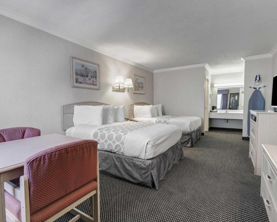 Econo Lodge Van Horn Bagian luar foto