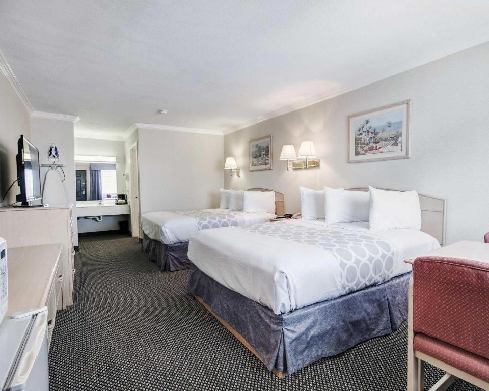 Econo Lodge Van Horn Bagian luar foto