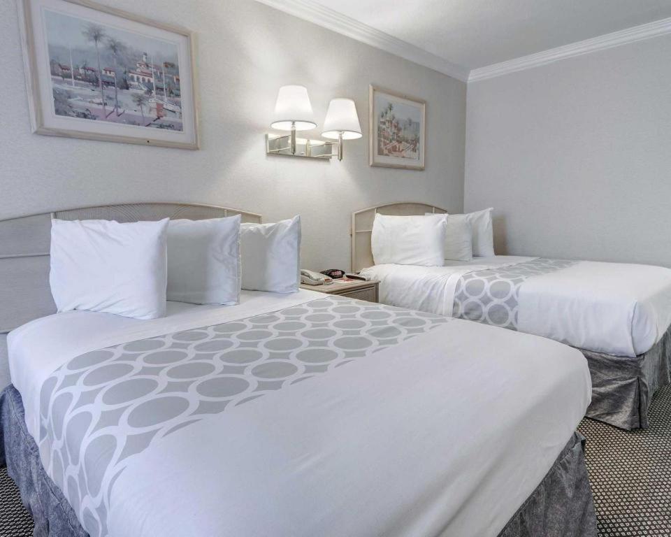 Econo Lodge Van Horn Bagian luar foto