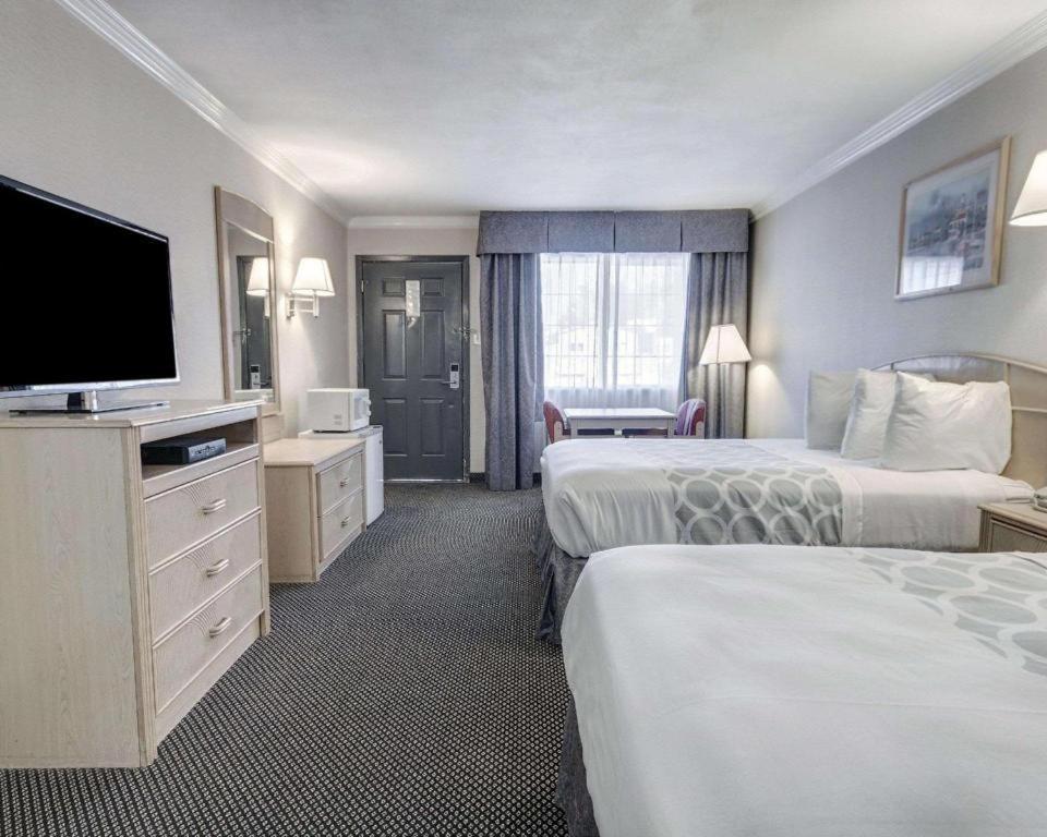 Econo Lodge Van Horn Bagian luar foto